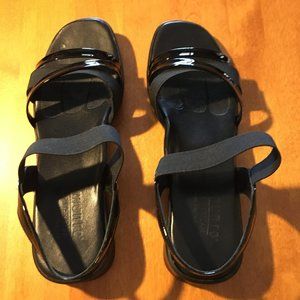 Munro Bahama Black Patent Leather Sandals